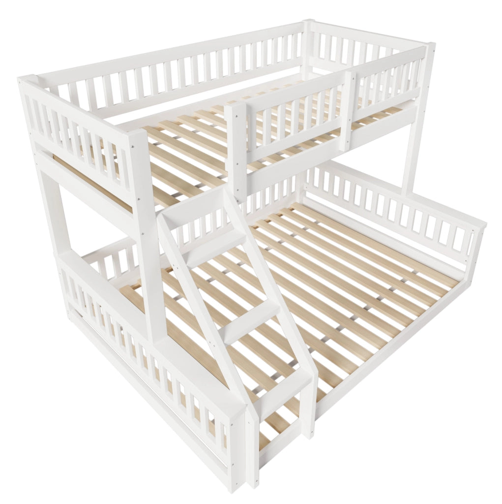 Letto a castello 90x200 cm e 140x200 cm in pino con scala e parapetti; bianco