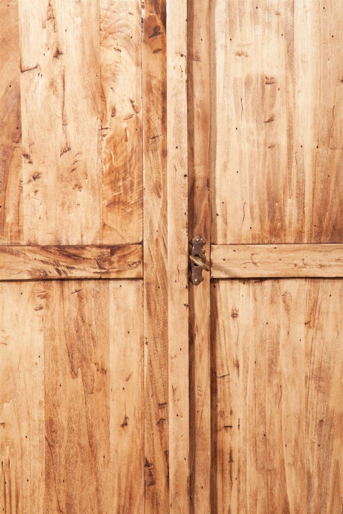 Biscottini Stipetto Country in legno massello di tiglio finitura naturale L68xPR25xH98 cm. Made in Italy
