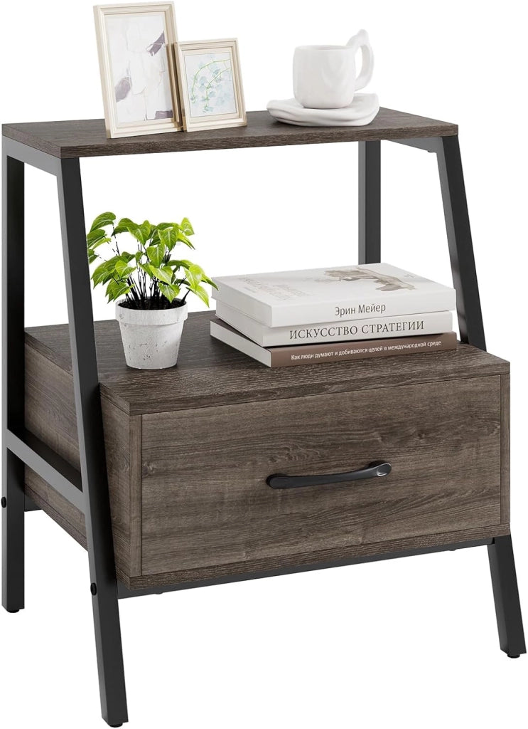 Comodino a 3 livelli con cassetto, tavolino per divano, mensola aperta, struttura in metallo resistente, comodino per soggiorno, camera da letto, ufficio, 45 x 35 x 52,5 cm, grigio