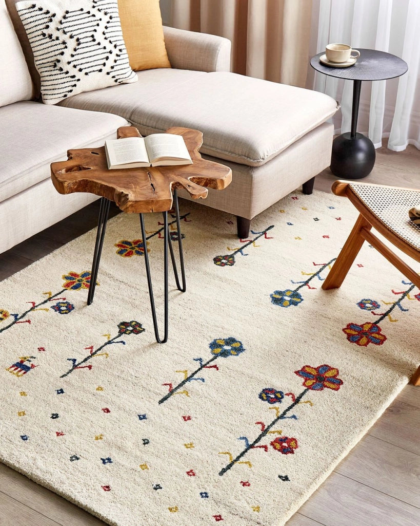 Tappeto Gabbeh di lana beige 140 x 200 cm realizzato a mano con motivo floreale stile tradizionale camera da letto soggiorno