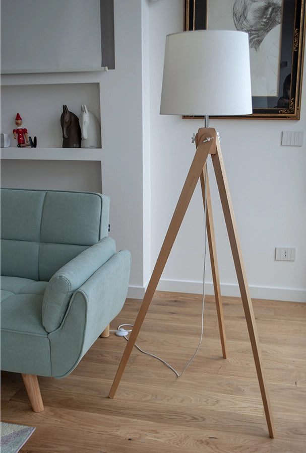 Lampada da terra con treppiede in legno, piantana - Aisha - FL25AIPL