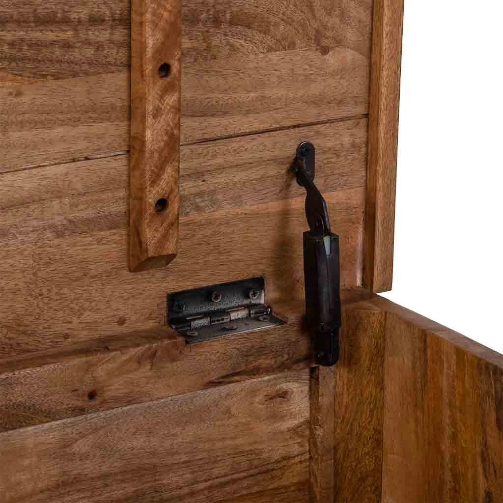 Baule in legno beige intagliato a mano 100x40x46h cm