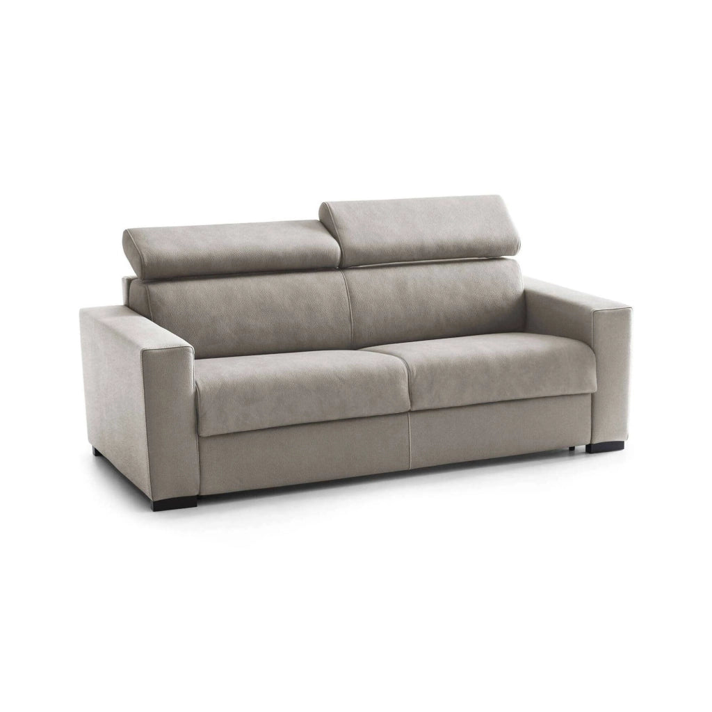 Divano fisso Vigolana, Divano a 3 posti, Made in Italy, SofÒ  Soggiorno, in tessuto imbottito, con poggiatesta regolabili e Braccioli slim, cm 220x95h85, Tortora