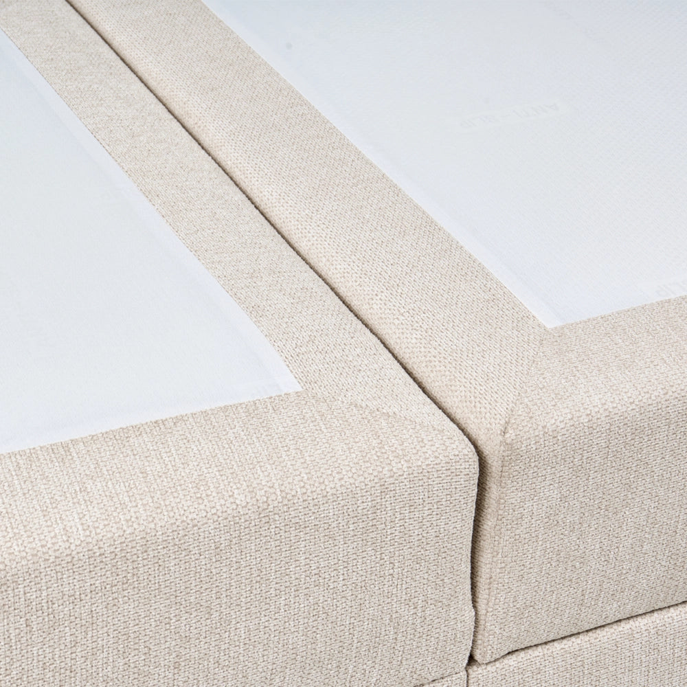 Letto matrimoniale con contenitore sollevabile in tessuto beige chiaro 120 x 200 cm con testiera stile moderno