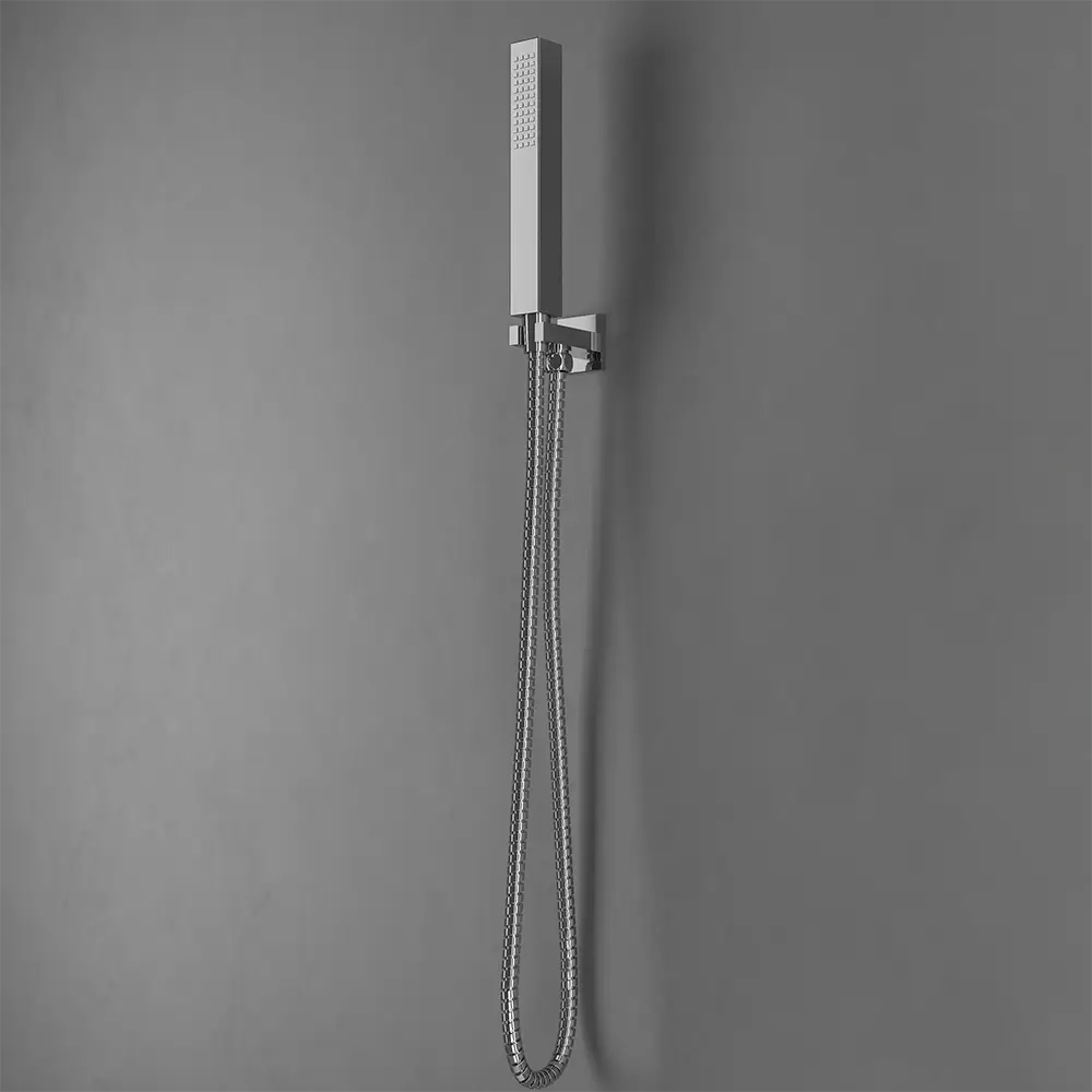 Kit doccia squadrato cromato con presa acqua e flessibile da 150 cm