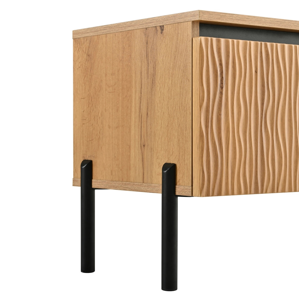 Mobile TV 180x35x43 cm con 4 ante a rilievo ondulato e passacavi; in MDF e truciolare; naturale