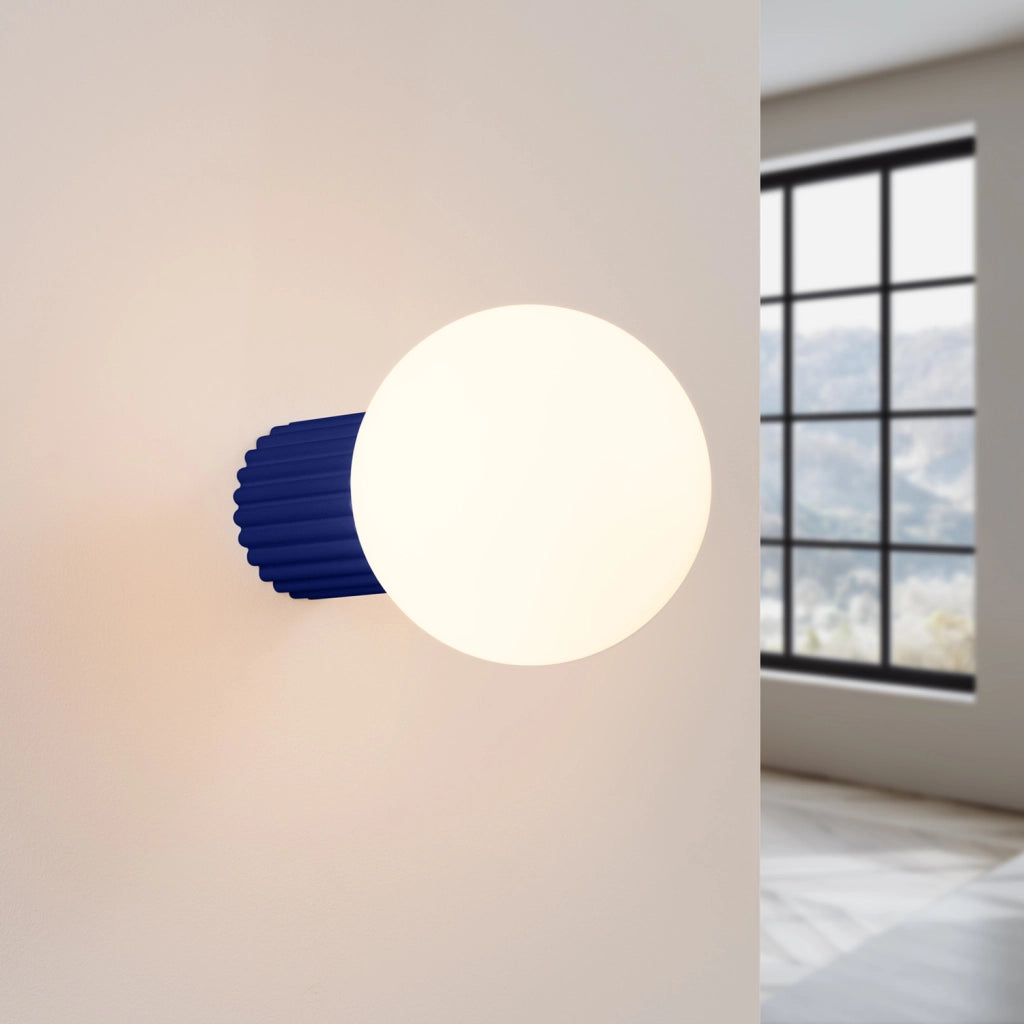 Applique moderna SFERA ultramarina sfera bianca IP44 G9