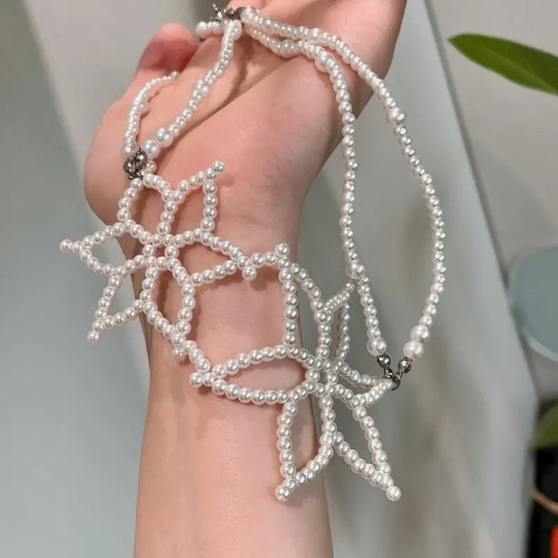 Collana con fiore di perle intrecciato a mano, regalo di Natale o di compleanno.