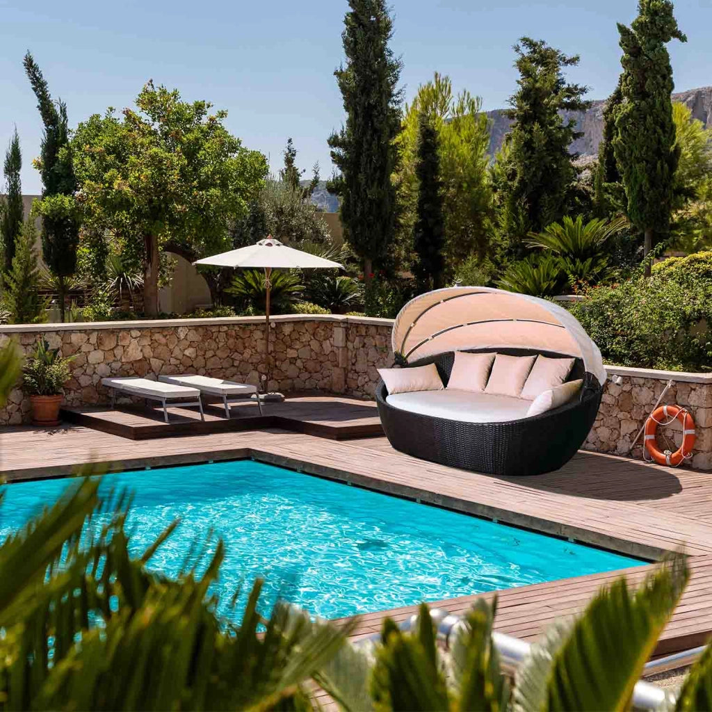 Guscio - Divano prendisole di design in alluminio e polyrattan con tettuccio parasole. Divano da giardino 3 posti lettino matrimoniale completo di cuscini.