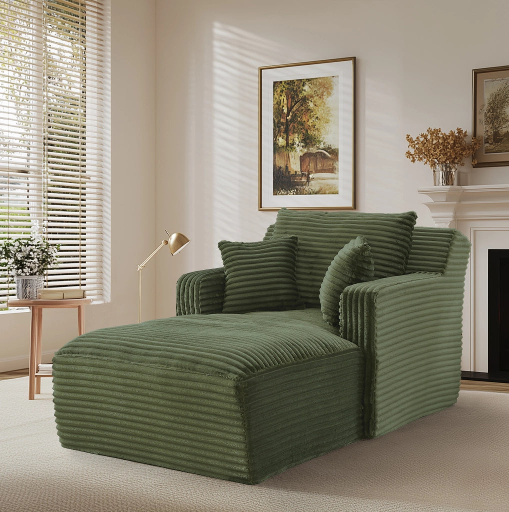 Chaise longue verde in velluto a coste; poltrona relax e divano letto