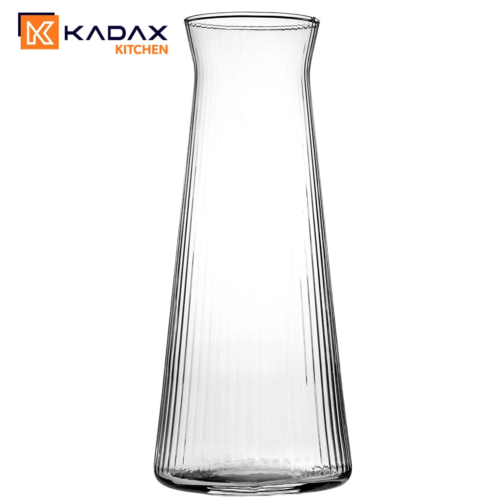Caraffa in vetro KADAX da 1 litro (1000 ml) per acqua, limonata e altre bevande, con scanalature.