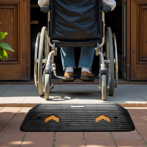 Rampa in gomma per marciapiede e soglia 901,7x457,2x76,2 mm max 50 t con elementi riflettenti