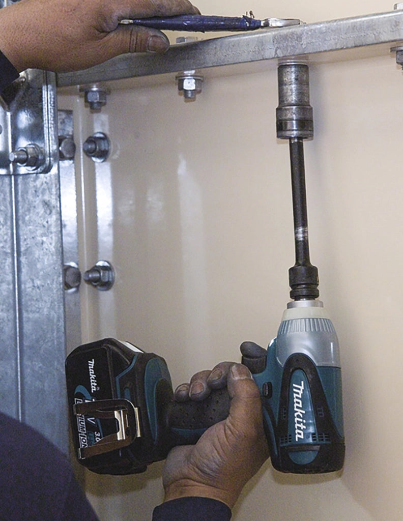 Avvitatore ad Impulsi MAKITA DTW251RMJ (2 x 4,0 Ah + DC18RC + MAKPAC 2)
