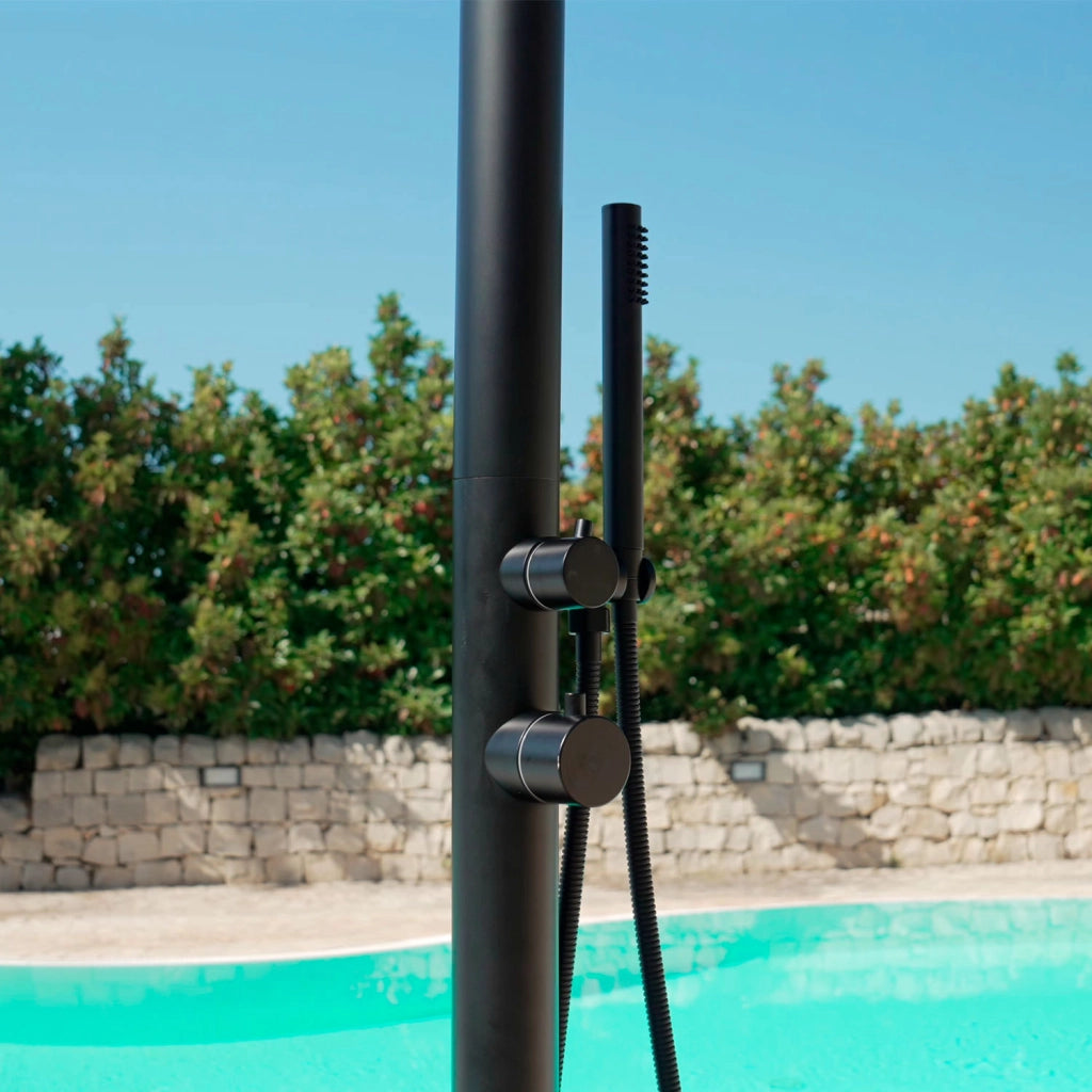SINED Doccia da Giardino con Miscelatore e Doccetta Corpo in Acciaio Inox AISI 316L Colore Nero Satinato Alimentazione Acqua Calda e Fredda Modello DOCCIA PULA NERA