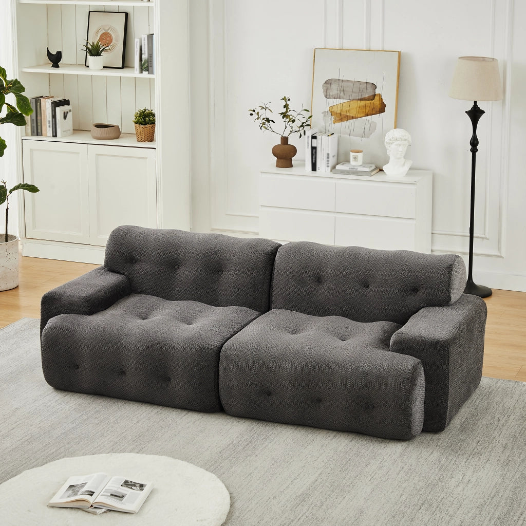 Divano dritto in ciniglia con braccioli ampi, imbottitura con bottoni e seduta profonda grigio 224 × 104 × 66 cm