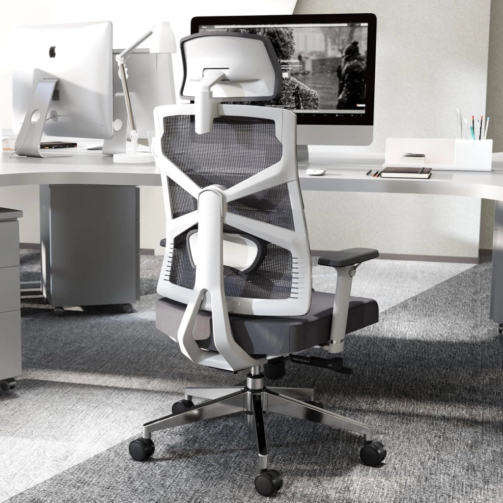 Sedia da Ufficio Ergonomica con Schienale Regolabile, Sedile Regolabile in Profondità, Braccioli 4D, Supporto Lombare e Poggiatesta 2D, Girevole a 360°, Design Moderno, Nera