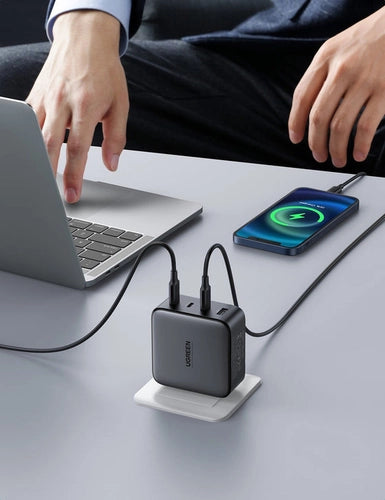 Ugreen 40747 Caricabatterie per dispositivi mobili Universale Nero AC Ricarica rapida Interno