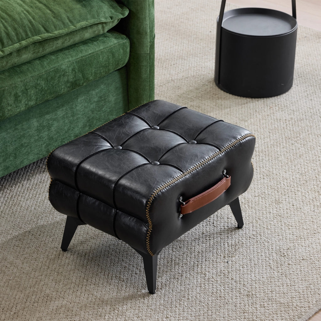 Pouf poggiapiedi multifunzione con maniglia, piedini antiscivolo e struttura stabile in pelle PU cerata e acciaio nero