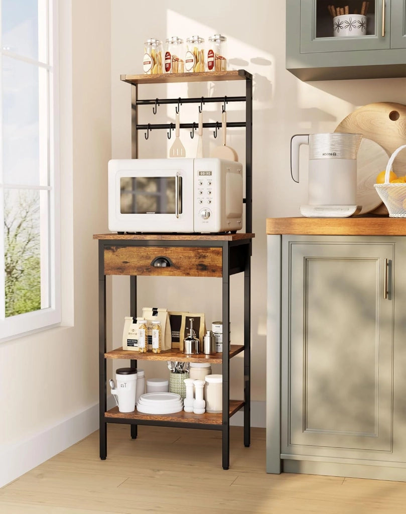 Scaffale da Cucina, Porta-caffè in legno a 5 livelli, Scaffale per macchina del caffè, Organizzatore di 12 ganci, Cassetti in tessuto, 33 x 43 x 134,5 cm, per Soggiorno, Ufficio, Marrone HBR009H