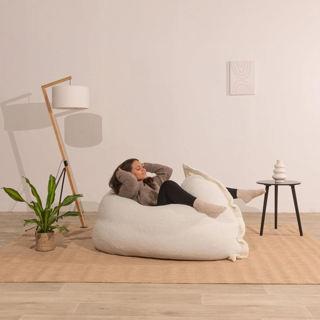 Pouf Poltrona a Sacco - Imbottitura in Schiuma, Molto Confortevole - Tessuto Sherpa Morbido - Fodera Lavabile - Pouf Divano Gigante (180 x 140 cm, Bianco)