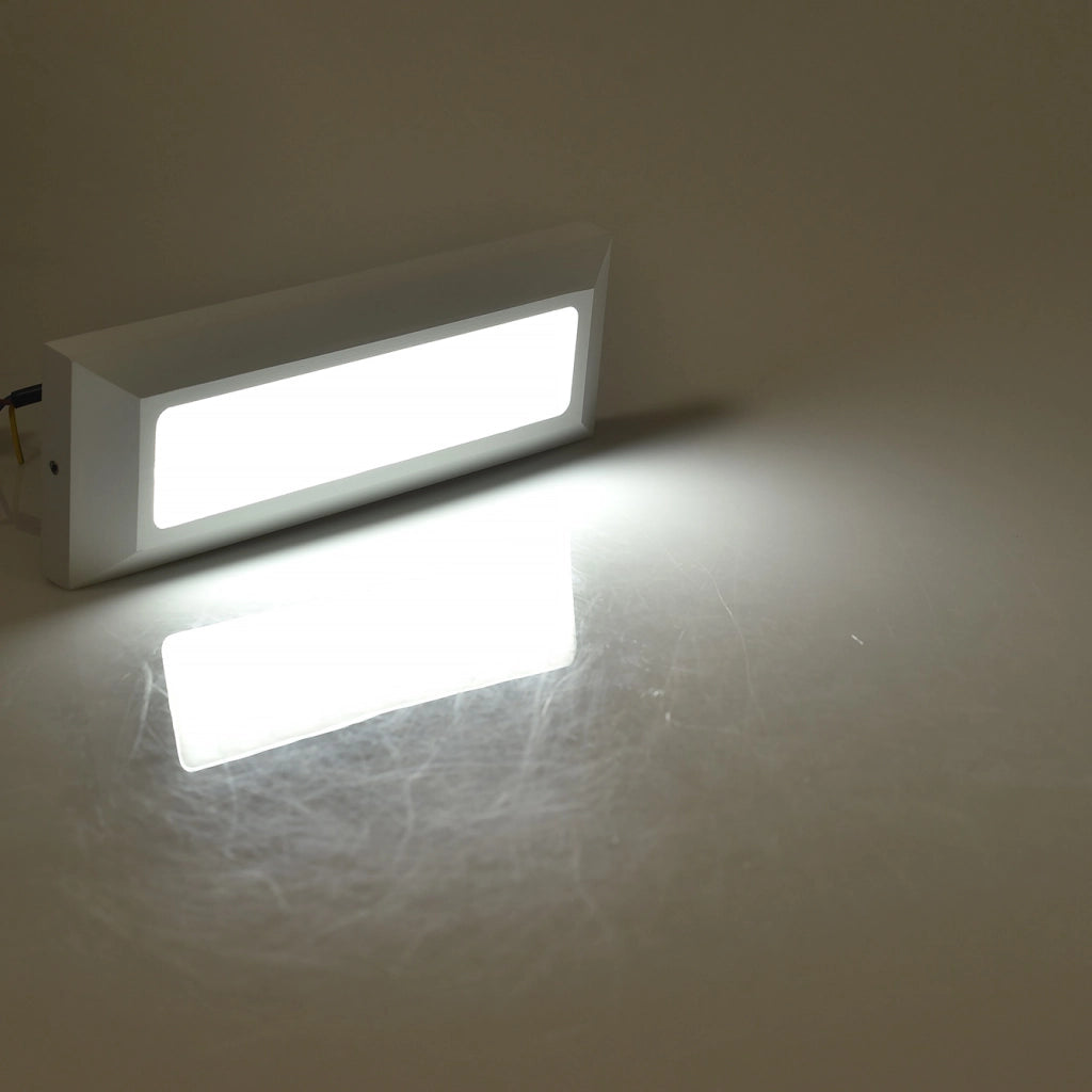 SEGNAPASSO LED A PARETE 5W CON CCT SWITCH 3 TEMPERATURE COLORE - DESIGN MODERNO ED ELEGANTE IP65 IDEALE PER AMBIENTI INTERNI ED ESTERNI