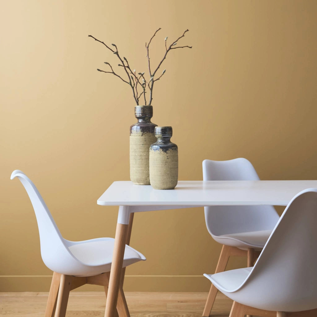 Set tavolo e 4 sedie da pranzo scandinavo con gambe in legno,