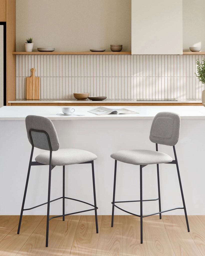 Set di sedie da bar imbottita in finto lino grigio chiaro arredi da sala da pranzo Design Glam