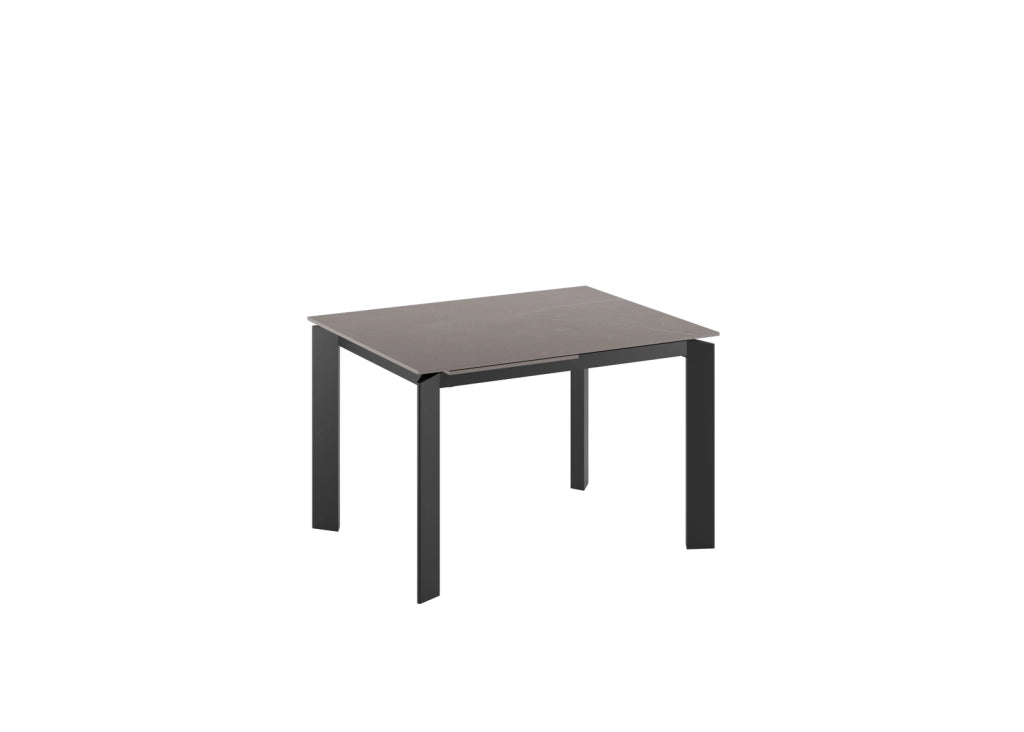 Tavolo da pranzo allungabile Frame - Top in ceramica marmo grigio opaco e struttura in metallo antracite, design moderno 120-170 cm