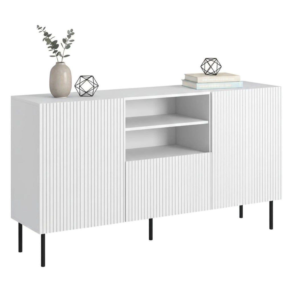 Credenza Malo, Madia da salotto con due ante battenti, un cassetto e due vani aperti, Design con effetto cannettato, 150x42 h82 cm, Bianco