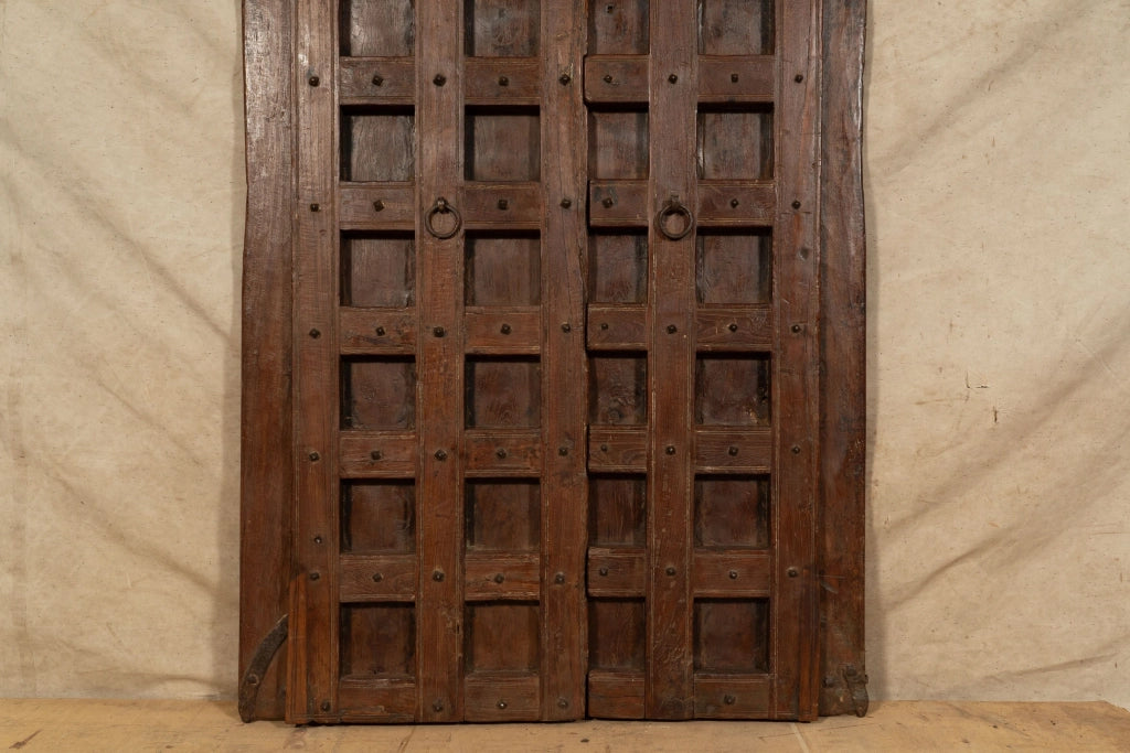 Biscottini Porta portone in legno massello e ferro da interno o da esterno vecchia e antica medievale scorrevole