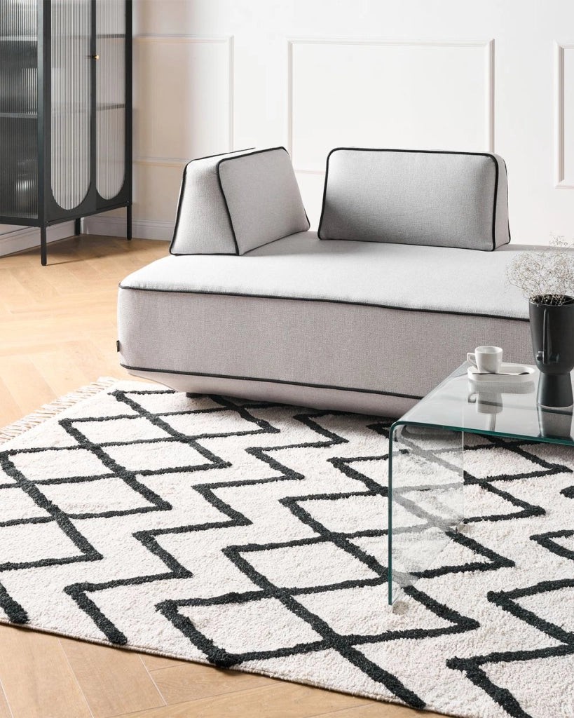 Tappeto geometrico cotone trapuntato con nappe 160 x 230 cm beige e nero soggiorno camera da letto