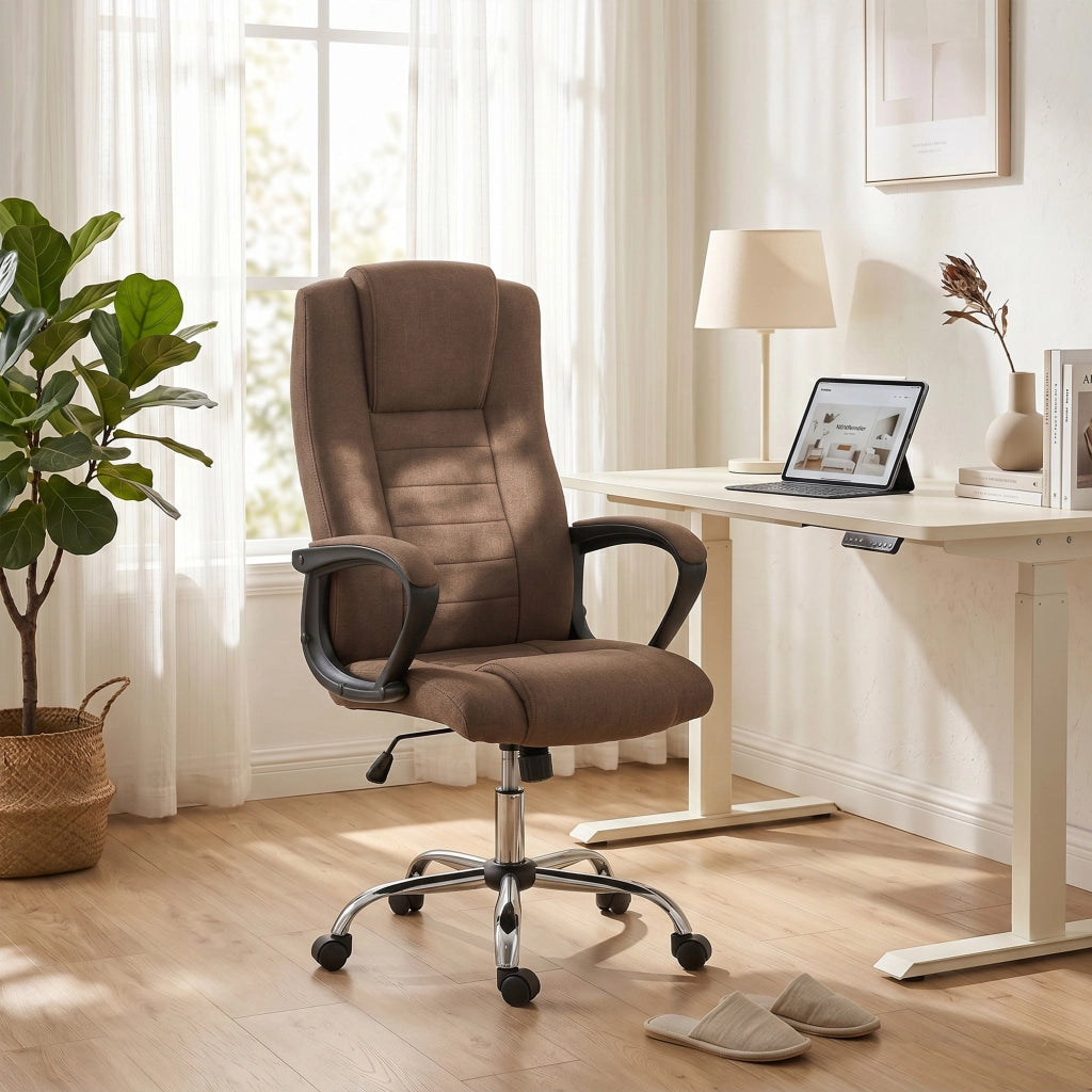Sedia da Ufficio Ergonomica 62x76x110-119 cm Reclinabile e Girevole con Poggiatesta in Tessuto Effetto Lino Marrone