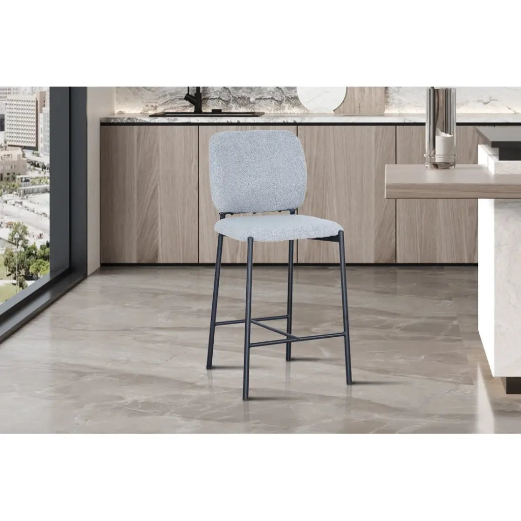 Sedia da banco RITA - Tessuto grigio chiaro - Gambe in metallo nero - Altezza 99 cm - Stile design/industriale