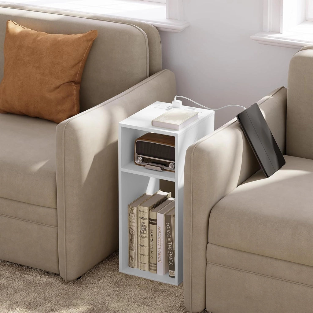2 pezzi Comodino con Prese e Porte USB, Comodino per Camera da Letto Stretto, Comodino Salvaspazio con 2 Scomparti Aperti, per Soggiorno, Cameretta, in Legno, 25x30x60cm, NTS06ws