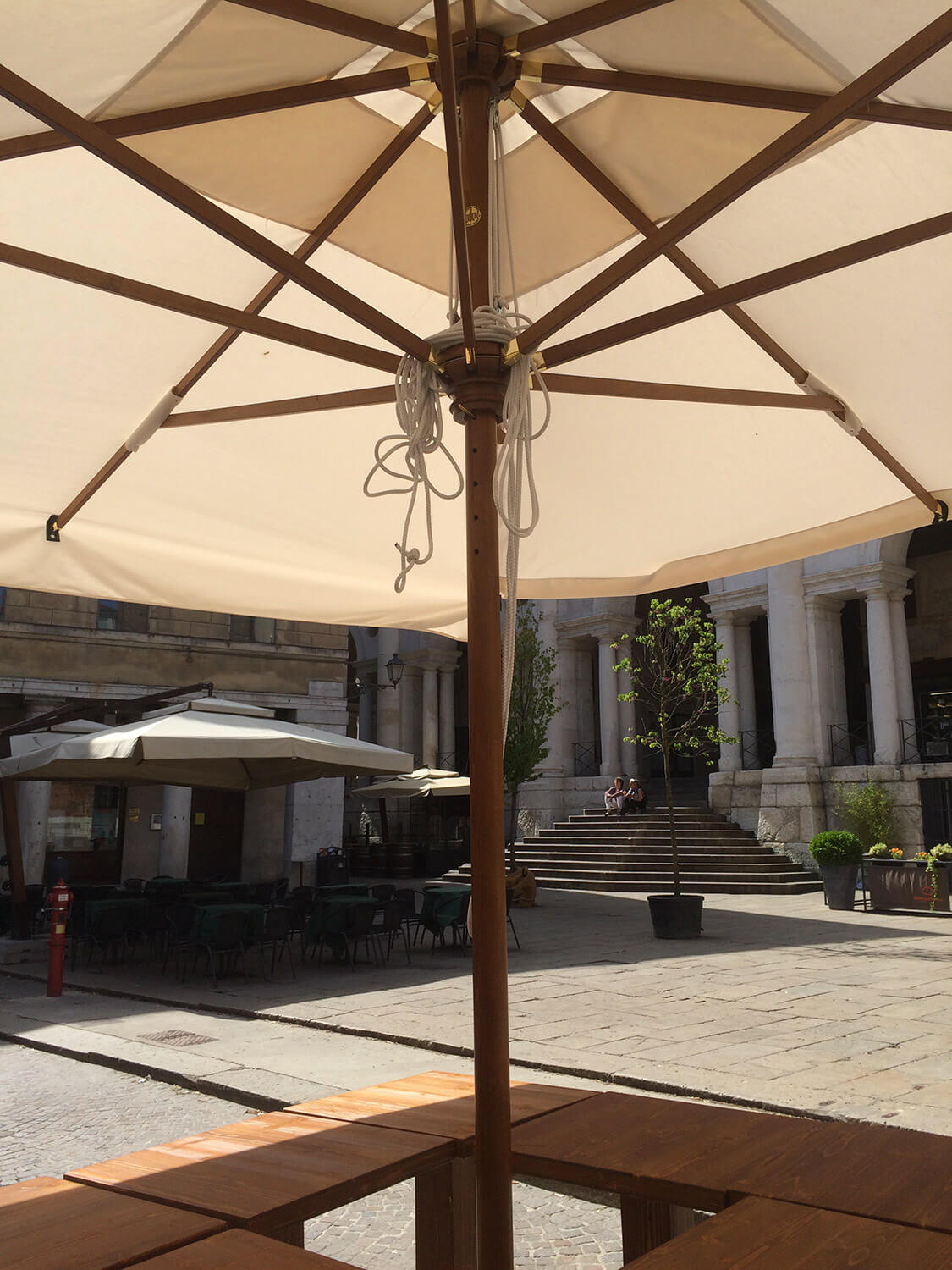 Ombrellone da Giardino 4x4 m Palo Ø60 mm in Legno Telo in Acrilico con Balza Danieli Bangkok Ecrù