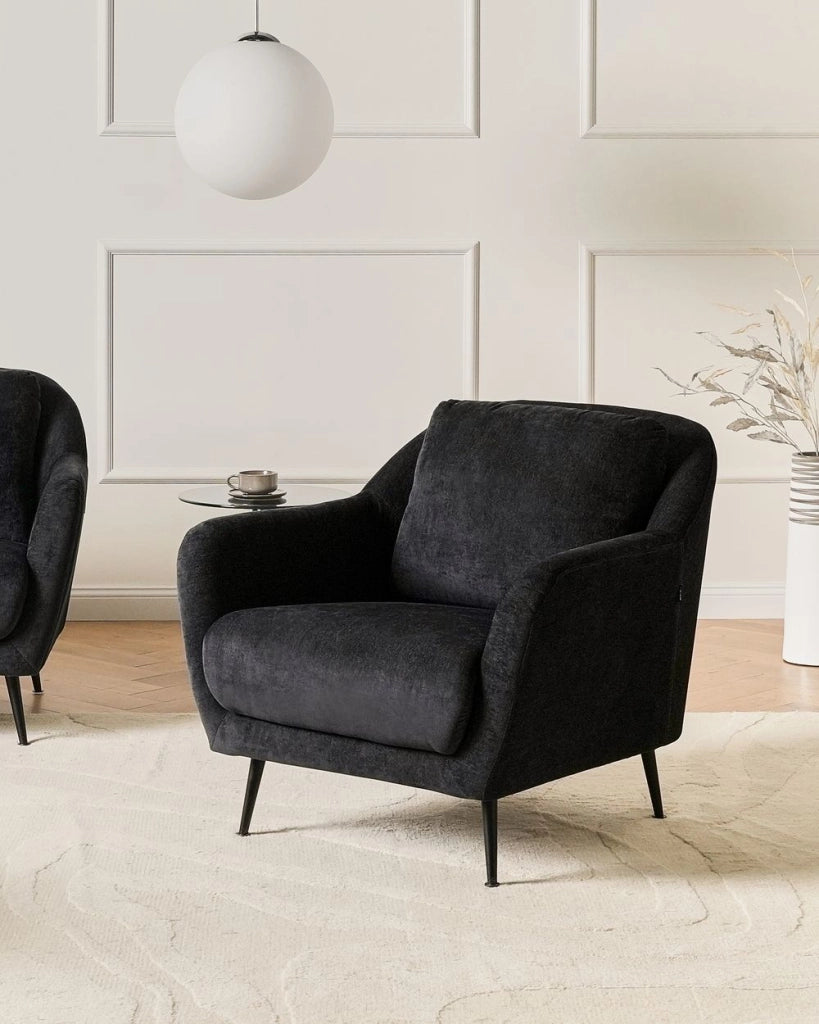 Poltrona Tappezzeria in tessuto di ciniglia ferro Gambe nere con braccioli Seduta spessa Stile moderno Soggiorno nero