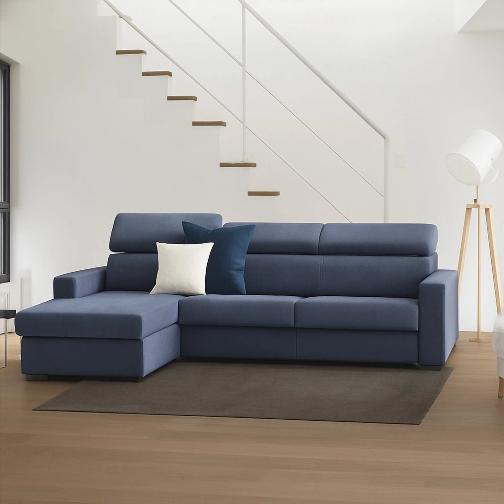 Divano fisso Aryaly, Divano ad angolo, Made in Italy, SofÒ  Soggiorno con chaise longue, in tessuto imbottito - Penisola contenitore Sinistra, con Braccioli slim, cm 260x95h85, Blu
