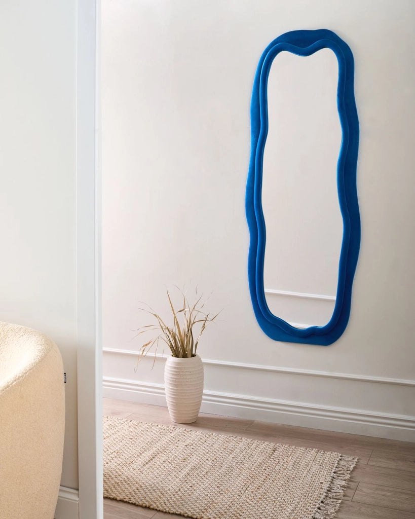 Specchio da parete Blu MDF Velluto Telaio Vetro 160 x 56 cm Forma irregolare Decorativo Montato a parete Stile moderno