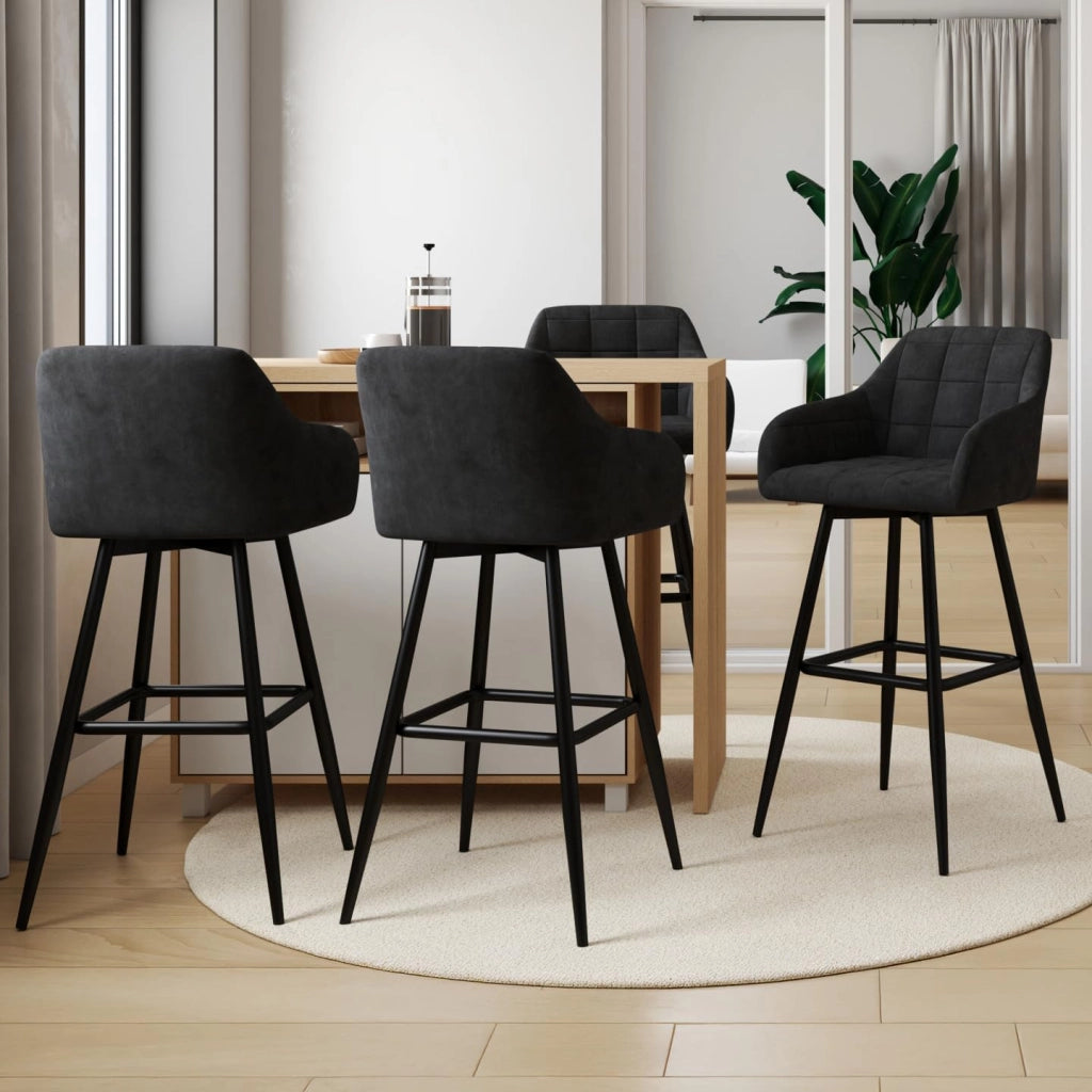 Set di 4 sgabelli da bar MADY con braccioli in velluto nero