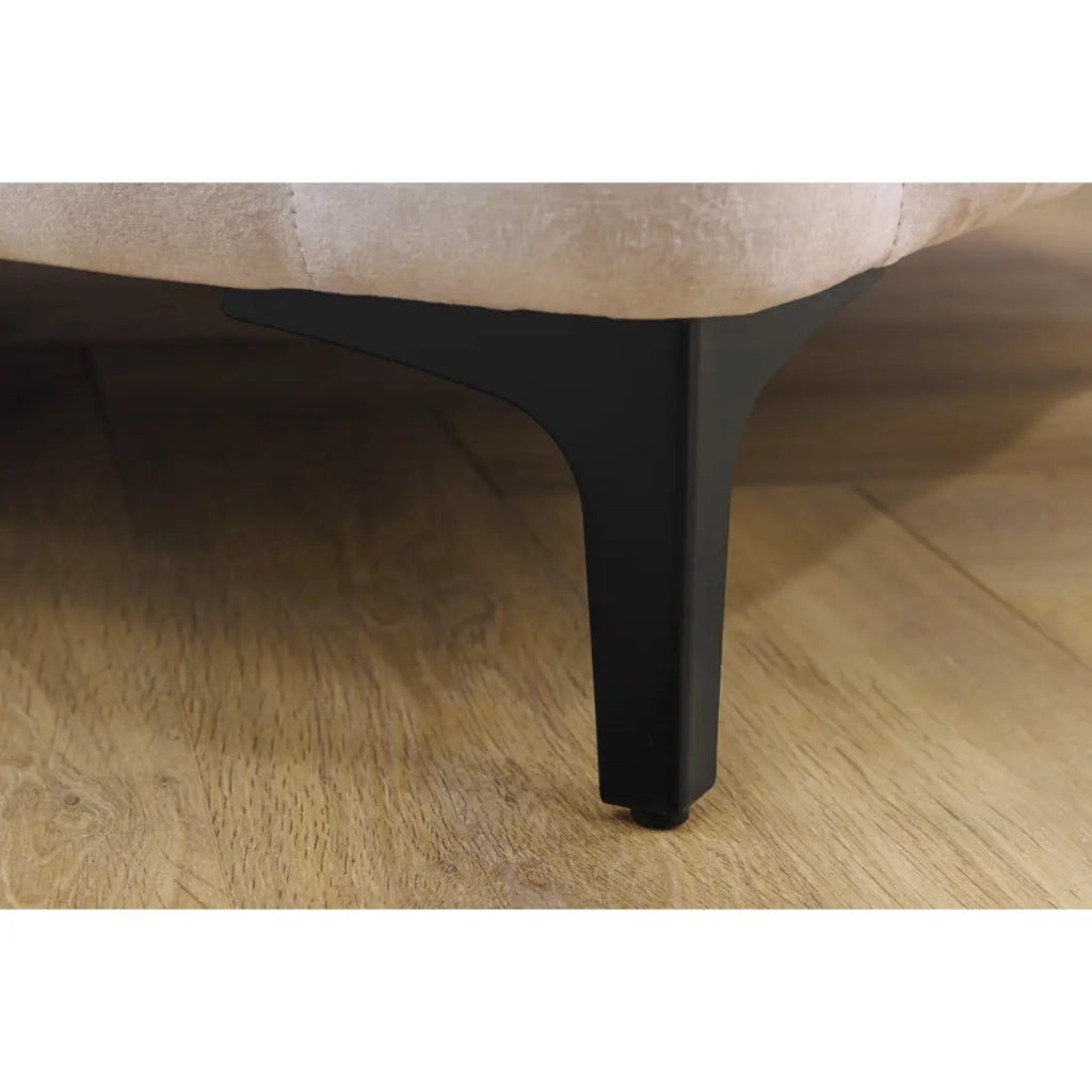 Divano dritto VELENA champagne – Divano barocco in velluto con piedi in metallo nero