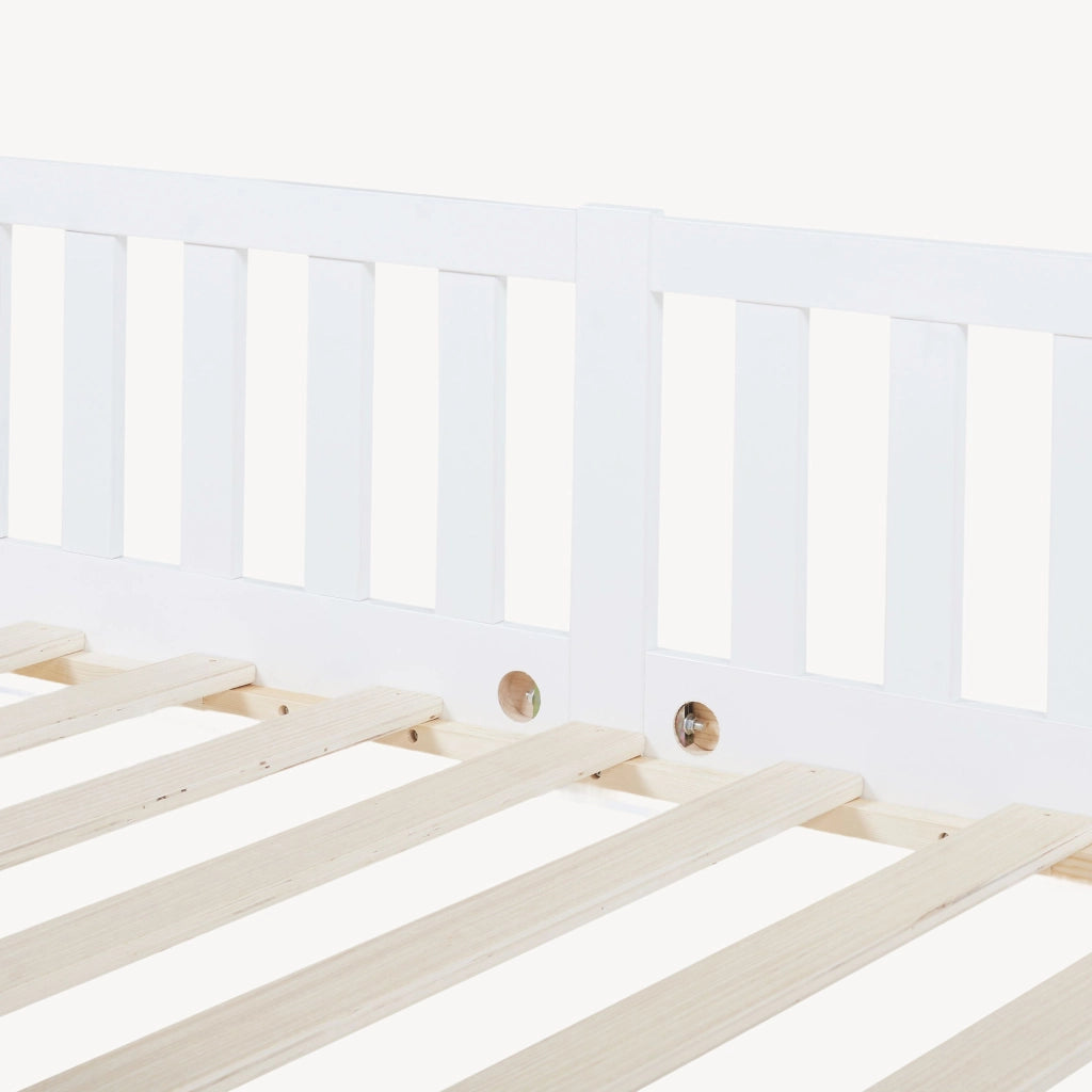 Letto Montessori per Cameretta Tanna in Legno di Pino 90 x 200 cm - Bianco [en.casa]