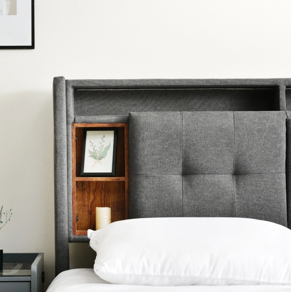 Letto matrimoniale imbottito 140x200 cm con testiera contenitore; LED e prese USB; grigio