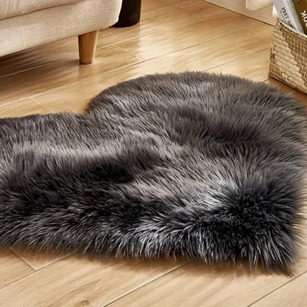 Trade Shop - Tappeto Cute Cuore Pelliccia Fluffy Vari Colori Living Stanza Da Letto 70x90 Cm -
