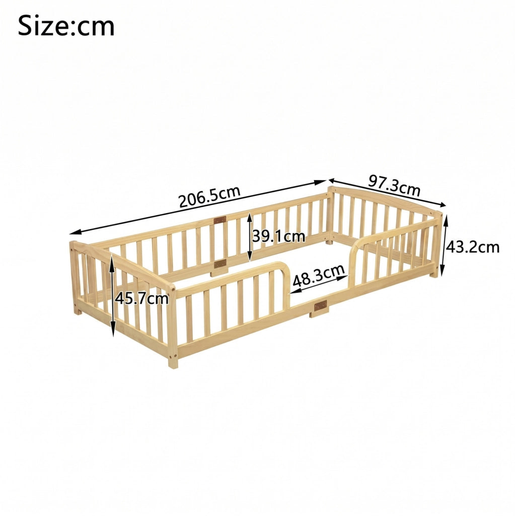 Letto a pavimento 90x200 cm per bambini con sponde di sicurezza in legno naturale