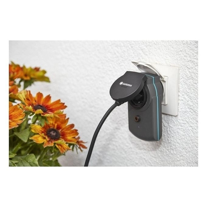 Gardena 19095-20 Adattatore Smart Power per Controllo Dispositivi Elettrici da Giardino tramite App Compatibile con Smart System e Assistente Vocale colore Nero