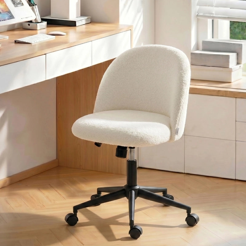 Sedia da ufficio girevole in tessuto teddy con altezza regolabile e rotelle in poliestere bianco crema ergonomica