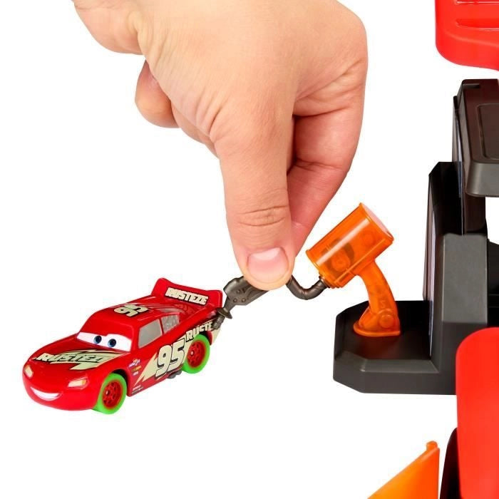 Circuit Glow Racers - Mattel - HPD80 - Giocattolo da corsa che si illumina al buio per bambini dai 4 anni in su