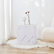 Tavolino Ellelu a Forma di Cubo 45 x 40 x 40 cm - Effetto Marmo Bianco [en.casa]