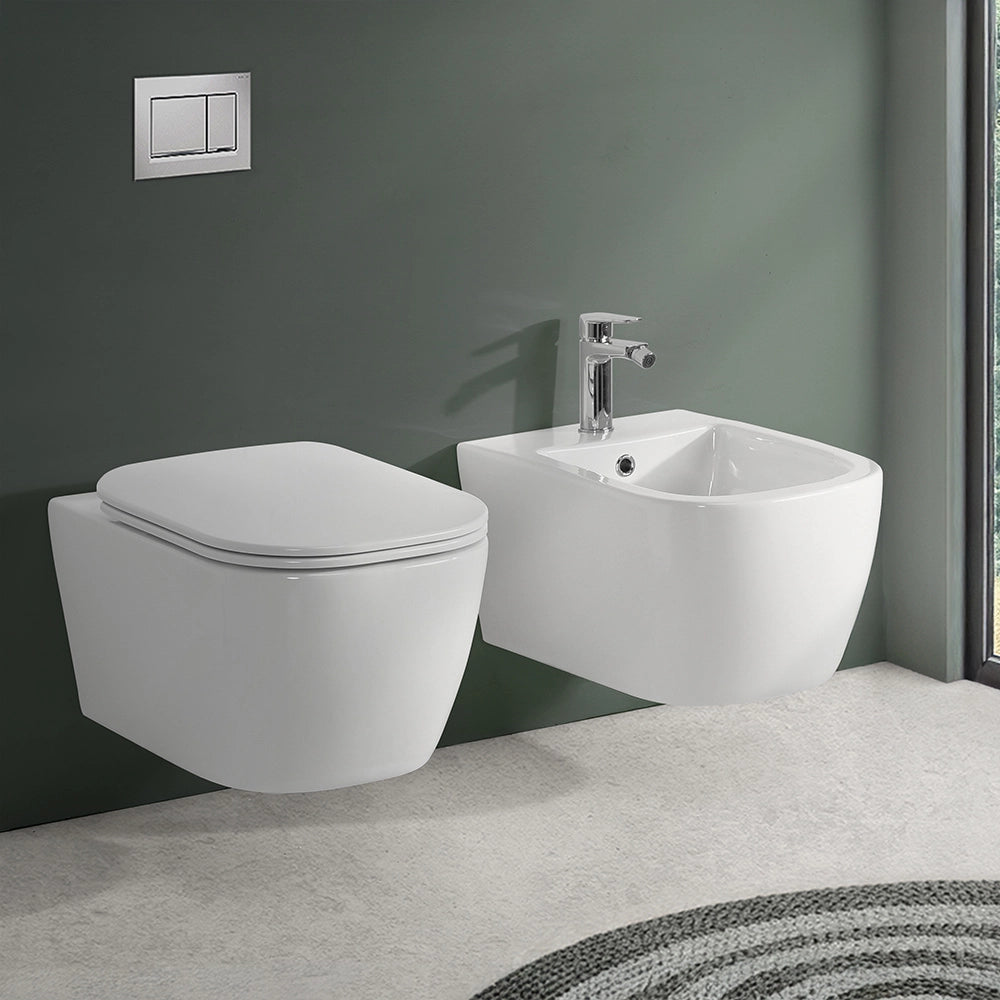Sanitari Sospesi in ceramica bianco design quadrato con copriwc e scarico rimless Kayra