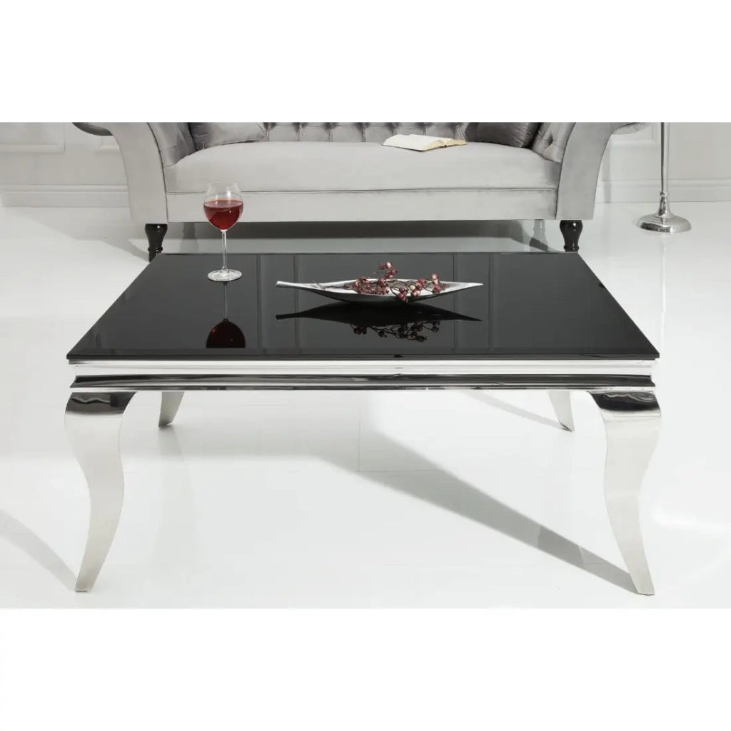 Tavolino basso VELENA 100 cm argentato con vetro temperato nero – Gambe curve in stile barocco